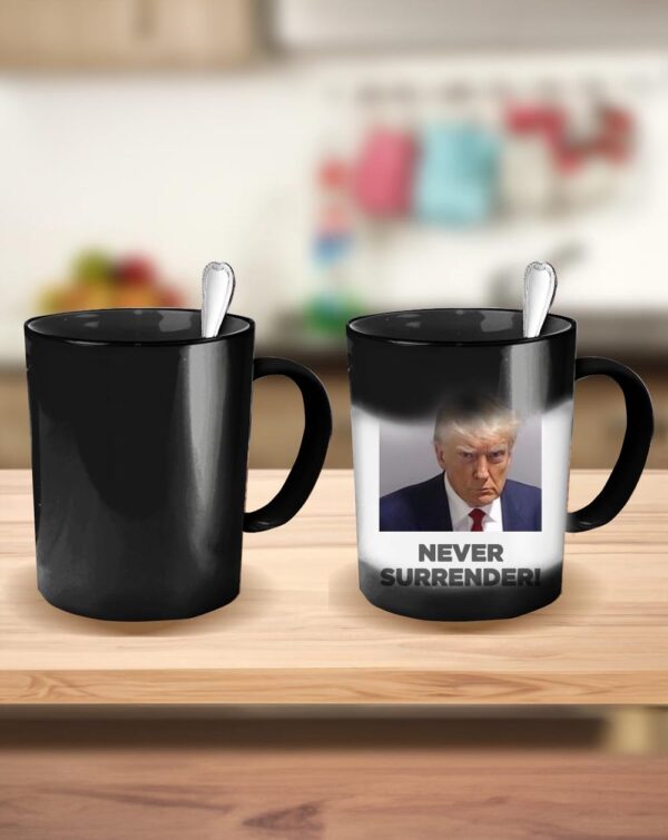 Trump 2024 Never Surrender: The Ultimate Color-Changing Coffee Mug for Patriots