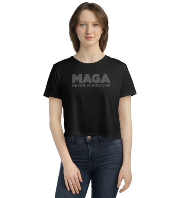 Trump MAGA Never Surrender Black Women's Flowy Cropped Tee Us