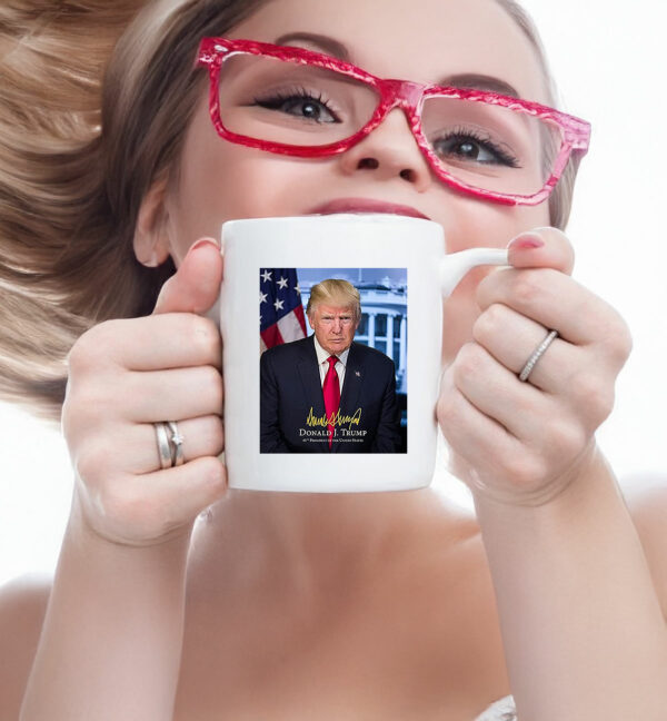 President Donald Trump Official Presidential Portrait With Signature Mug