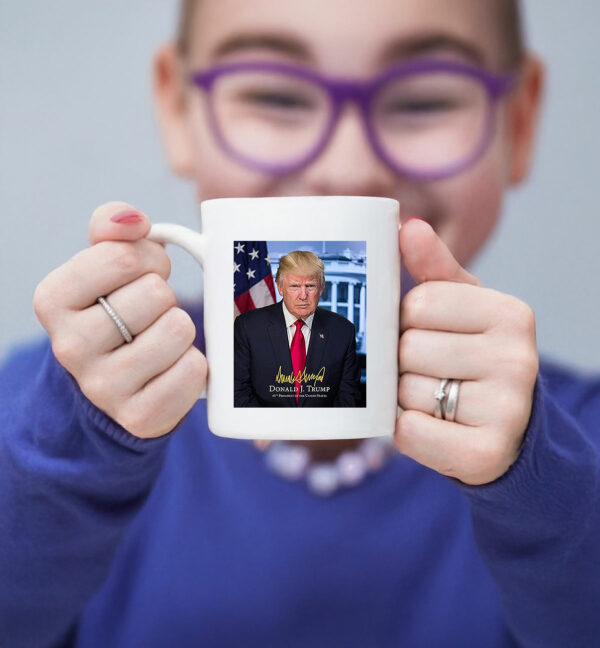 President Donald Trump Official Presidential Portrait With Signature Mug