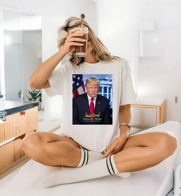 President Donald Trump Official Presidential Portrait With Signature T-Shirt